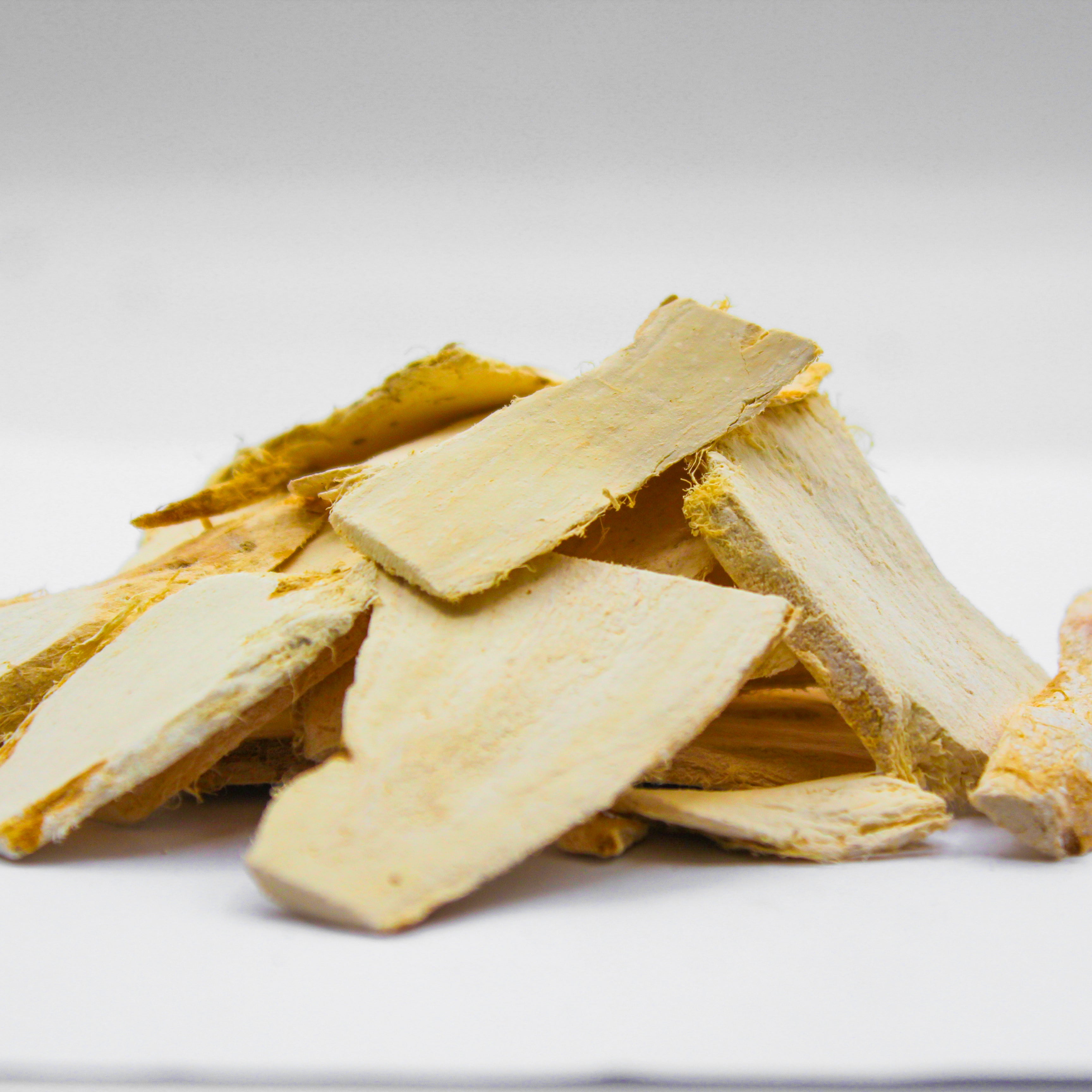 Botanical Name:&nbsp;Pueraria thomsonii.

Also known as: Japanese Arrowroot, East Asian Arrowroot, Pueraria lobata, Ge Gen, kuzu, arrowroot vine, foot-a-night vine, vine that ate the South,&nbsp;Kudzu root, Pueraria root, Ge Gen, Japanese arrowroot, Kuzu root, Kudzu vine root, Kakkon, Ko-hemp, Arrowroot vine, Indian arrowroot, Pueraria lobata root, Ge-Gen-Kwa root, Chinese arrowroot, and Nepalese arrowroot