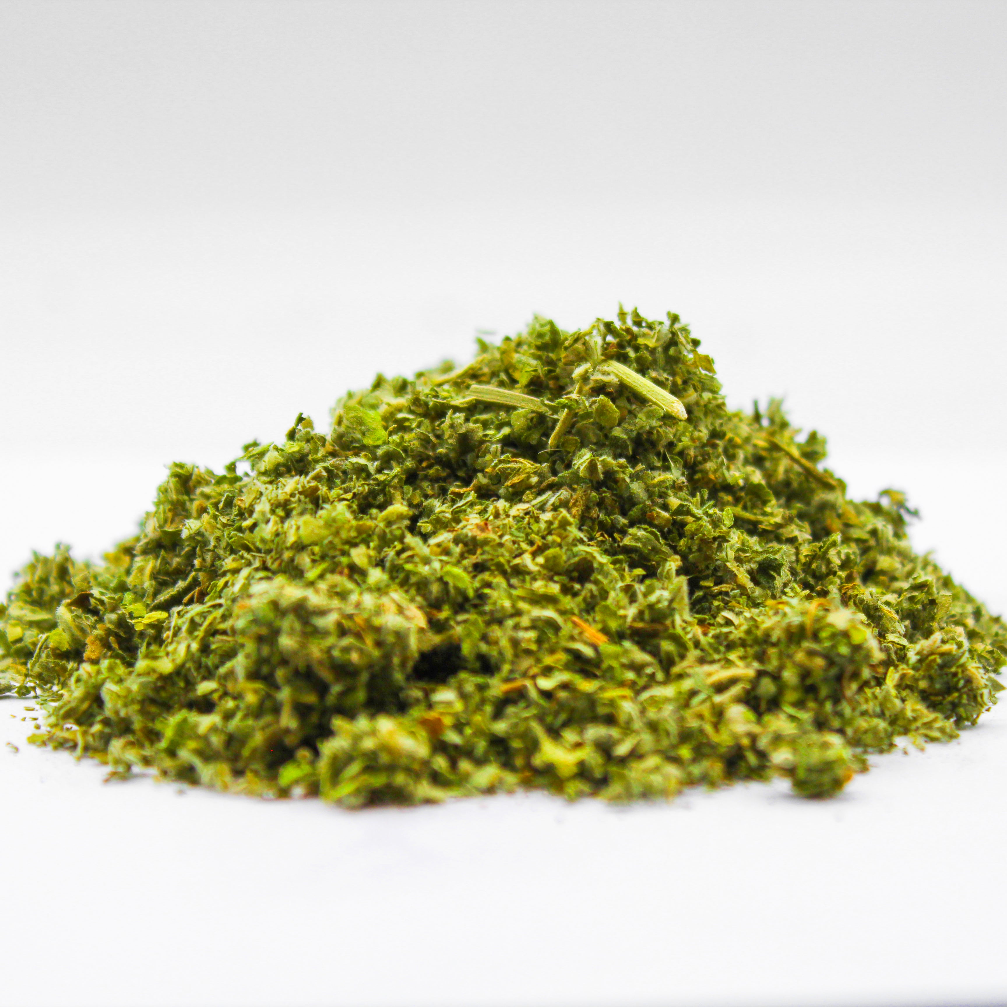 Botanical Name: Althaea officinalis
Common Names: Marshmallow Leaf, Althaea Leaf, White Mallow Leaf
Global Names:
Arabic: أوراق الخطمى (Awrāq al-khatmā)
Persian: برگ ختمی (Barg-e Khatmi)
Hindi: गुलखैरा के पत्ते (Gulkhaira ke Patte)
French: Feuilles de Guimauve
German: Eibischblätter
Spanish: Hojas de Malvavisco
Turkish: Hatmi Yaprağı
Chinese: 蜀葵叶 (Shǔ kuí yè)